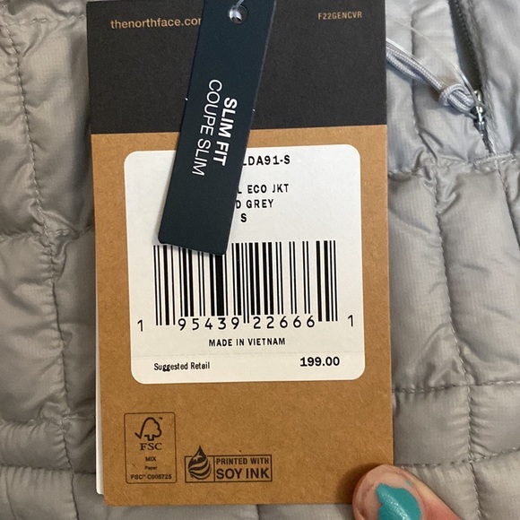 NWT North Face jacket - Picture 2 of 6